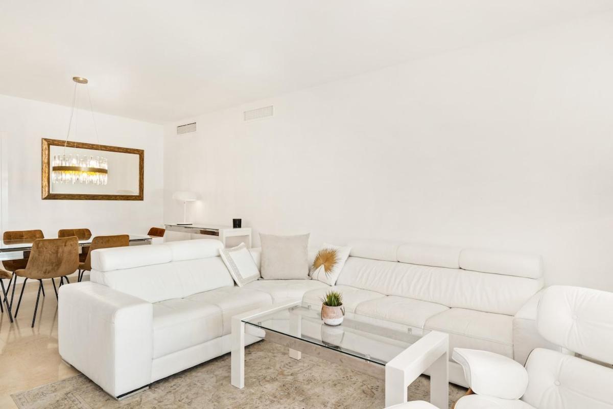 Apartment In Los Granados Playa エステポナ エクステリア 写真