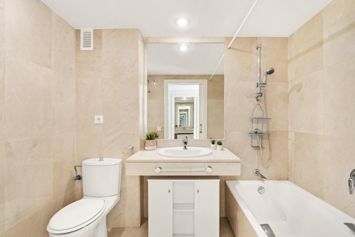 Apartment In Los Granados Playa エステポナ エクステリア 写真